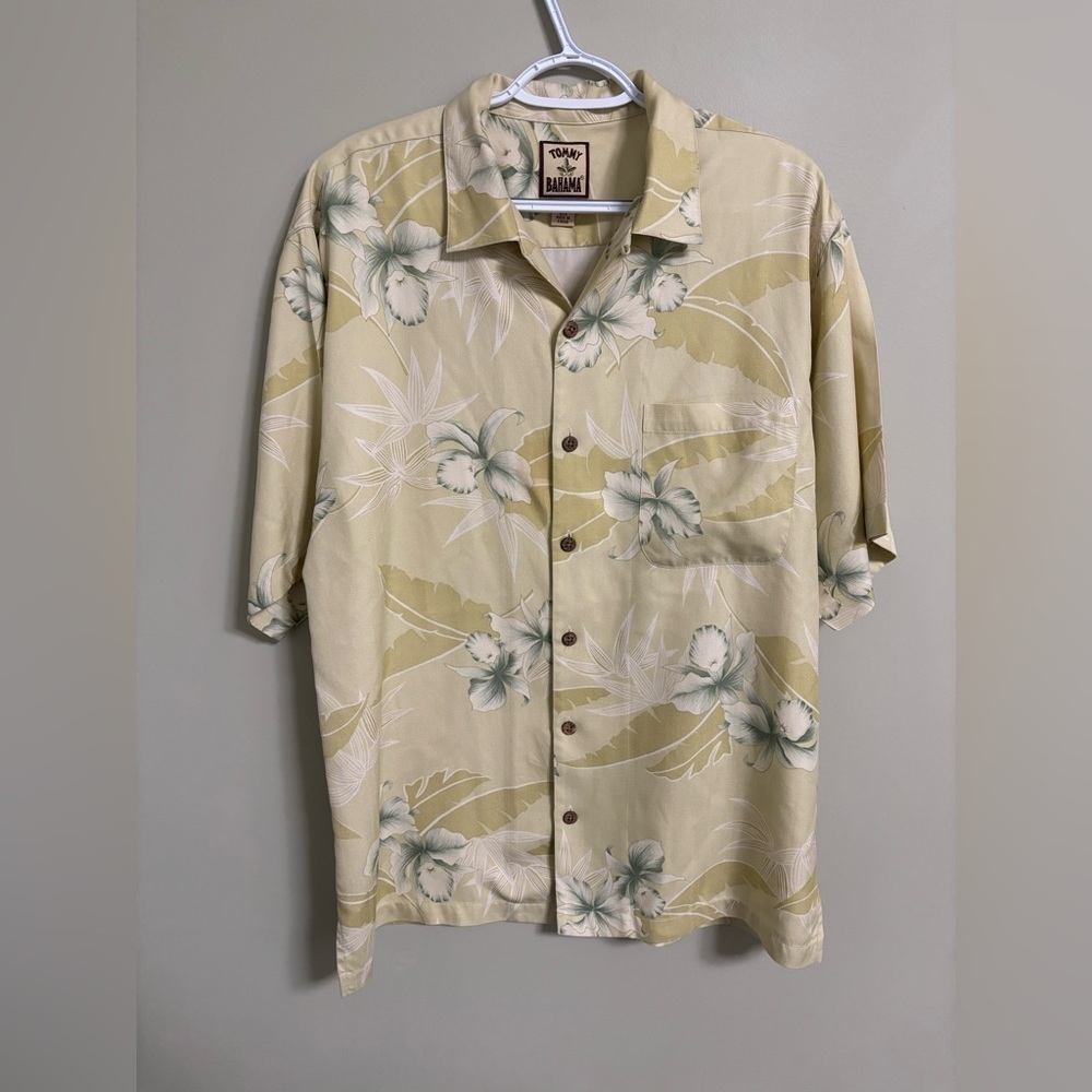 Tommy Bahama Mens Floral Short Sleeve Button Up Shirt Size Medium Silk Hawaiian